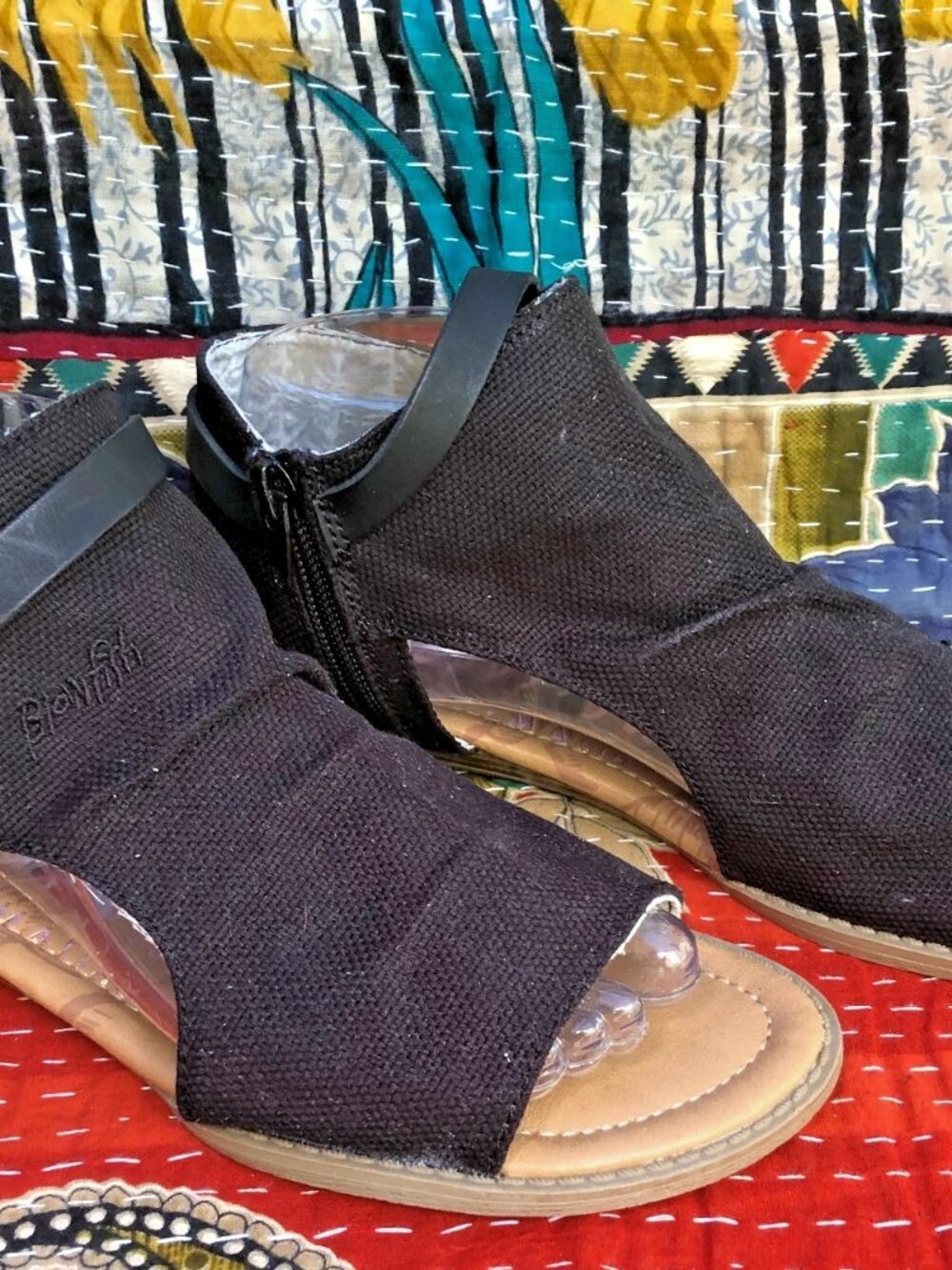 Blowfish Malibu Black Canvas Peep Toe Ankle Strap Sandals Women';s Size 8